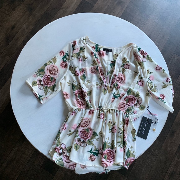 J for Justify Tops - Floral blouse NWT J for Justify Tops - Floral blouse NWT